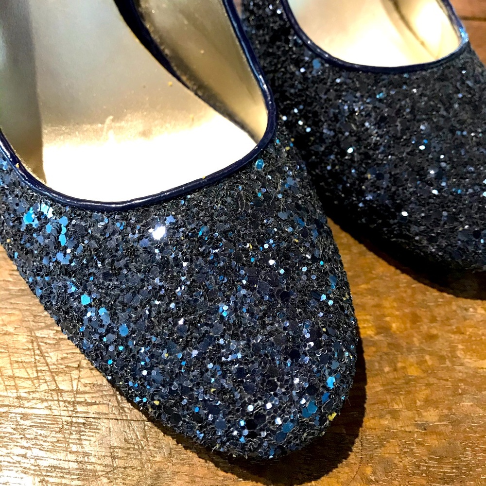 Dark blue glitter high heel pumps